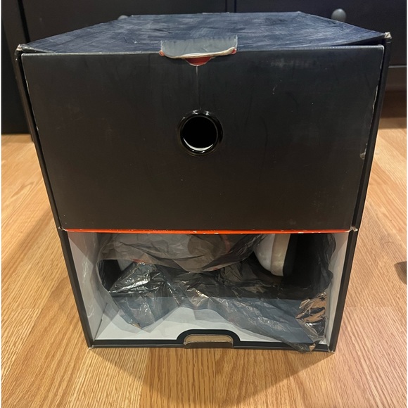 Air Jordan 6 Infrared Pack 2010 - Picture 7 of 16